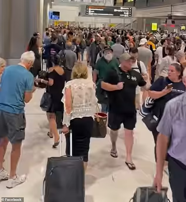 澳机场出现安全漏洞！多人被扣留，部分航班延误（组图） - 4