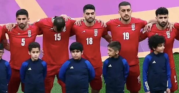 美媒爆料：国歌事件后，伊朗足球队遭军方威胁和监视