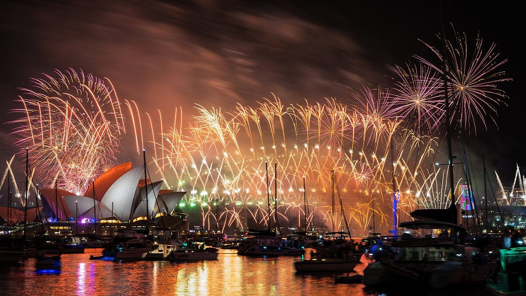 cropped-Sydney-Harbour-Bridge-Opera-House-Fireworks-2019.jpg,0