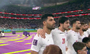 世界杯伊朗队和美国队拒拍大合影，两国球迷却上演了“一家亲”（组图） - 1