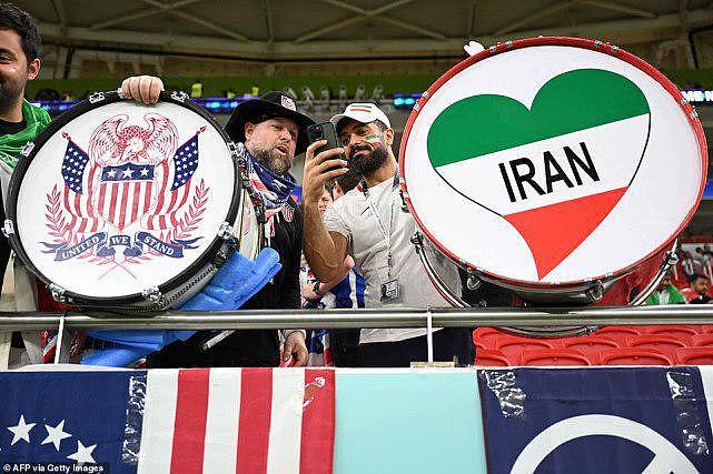 世界杯伊朗队和美国队拒拍大合影，两国球迷却上演了“一家亲”（组图） - 6