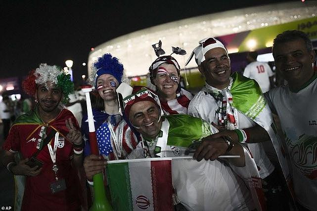 世界杯伊朗队和美国队拒拍大合影，两国球迷却上演了“一家亲”（组图） - 7