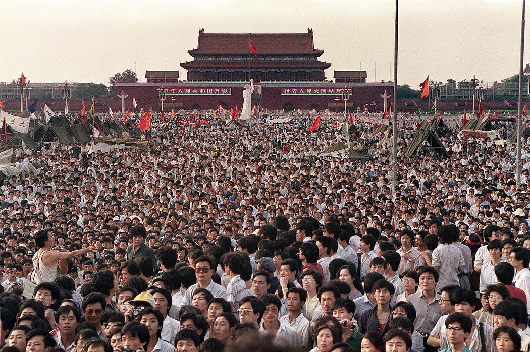 1989年天安门的抗议者。自那以后，中国领导人高度重视反政府社会运动的风险。