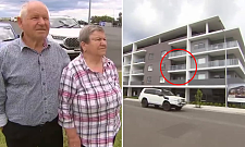 澳洲80岁夫妇买下一套公寓，却迟迟无法入住！背后原因让一家人无法接受...（视频/组图）
