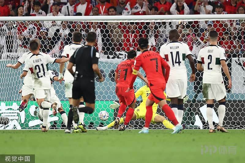 乌拉圭2:0加纳，韩国2:1绝杀胜葡萄牙晋级世界杯16强（组图） - 12