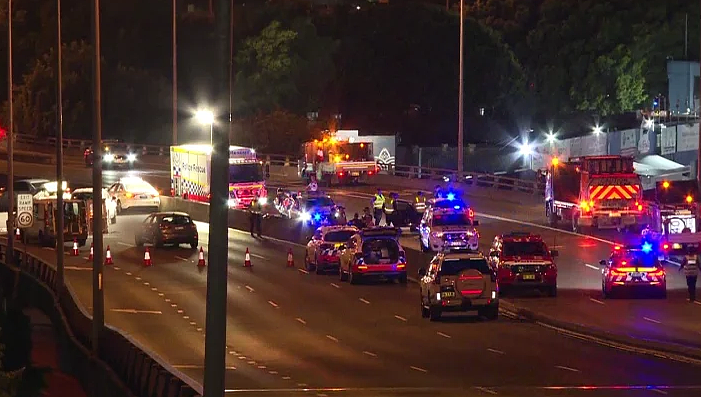 Anzac Bridge四车连撞，Hurstville男子当场死亡！Burwood肇事司机遭指控（组图） - 2