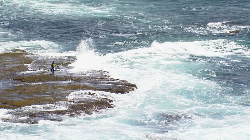 悉尼七旬男子岩钓意外身亡，在场游客：当时海浪巨大（组图） - 4