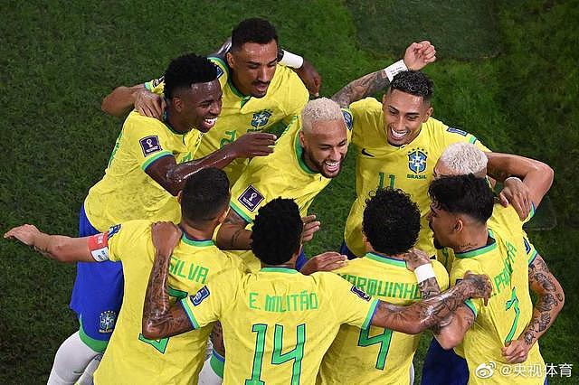 世界杯焦点战：巴西4-1韩国晋级，1/4决赛将对阵克罗地亚，黄健翔赛前称“巴西正常发挥就能赢”（组图） - 1