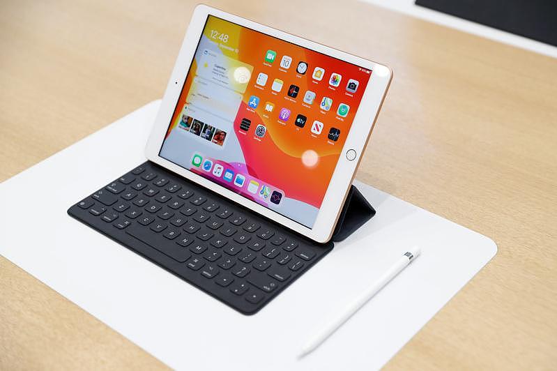 消息人士透露，印度正研议选项，让苹果公司将部分平板电脑iPad的生产从中国移往印度。 （路透）