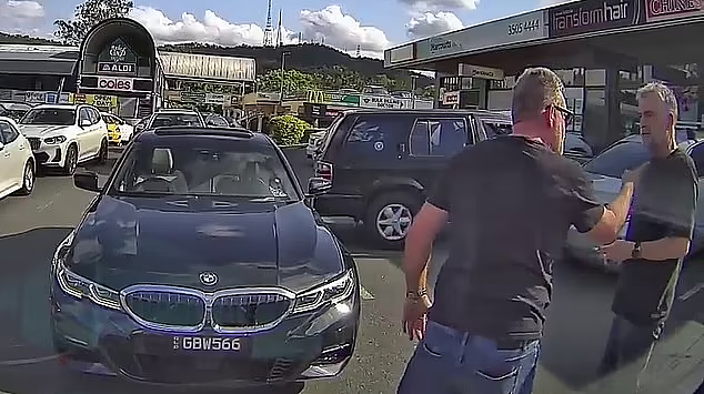 澳停车场发生路怒，两司机怒气爆发扭打在地！结局让人傻眼（视频/组图） - 2