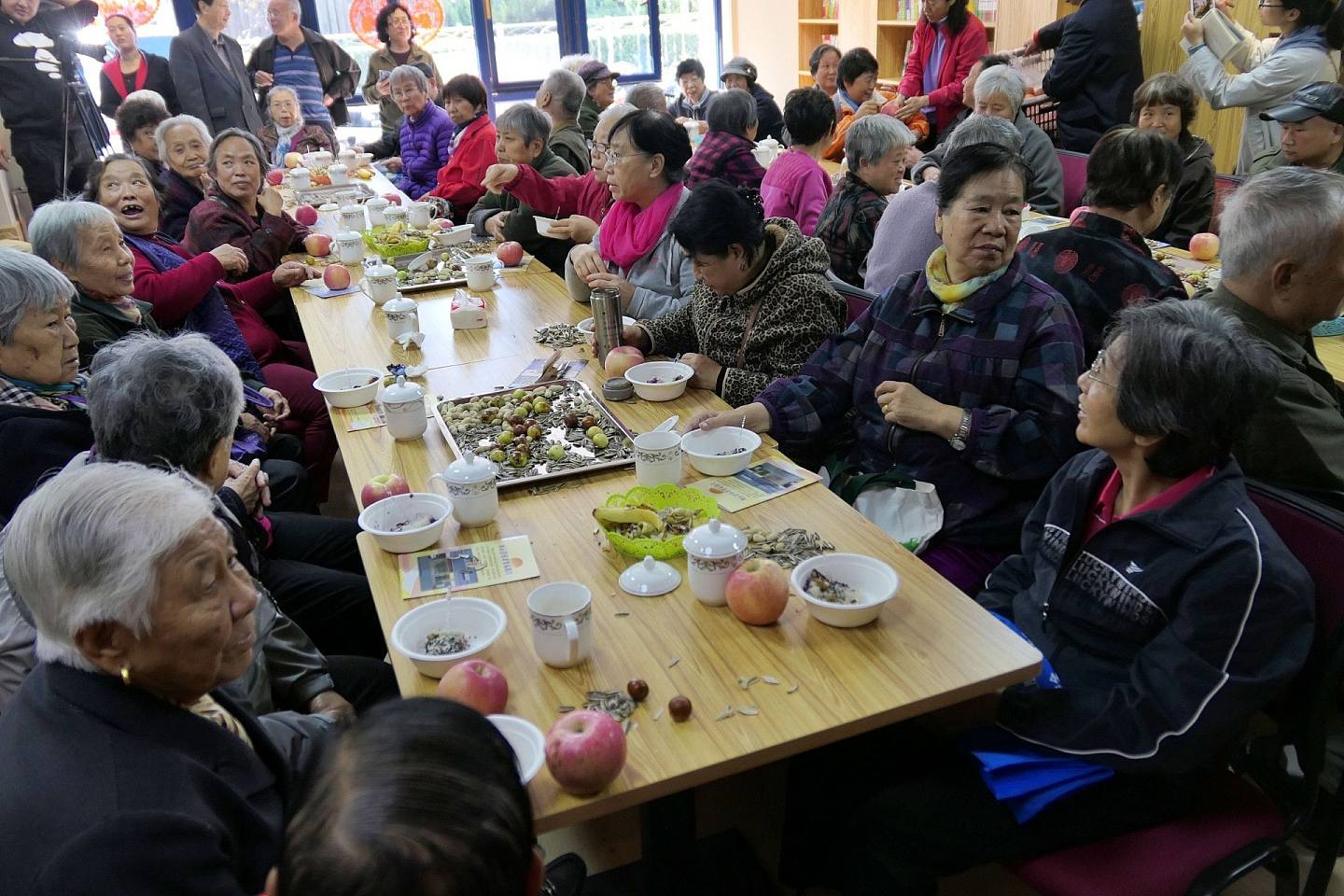 中国人口老化问题日益严重，照料老人亦成为一大社会问题。 （视觉中国）