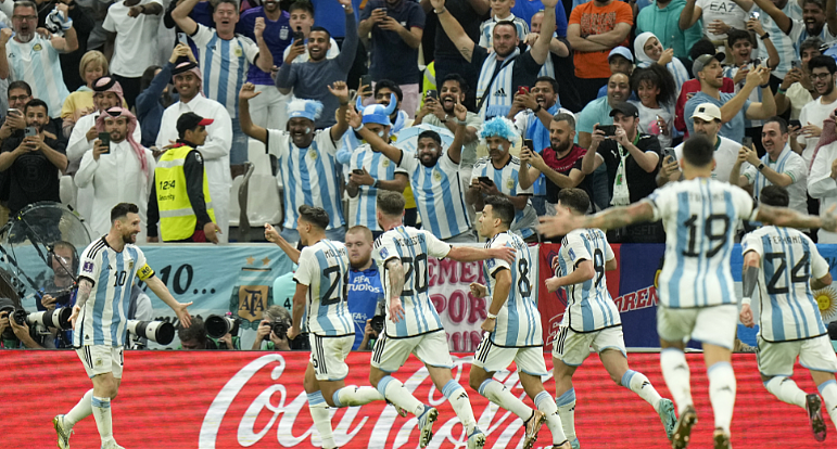 梅西传射！阿根廷队总比分6-5淘汰荷兰，点球大战4-3，晋级四强（组图） - 1