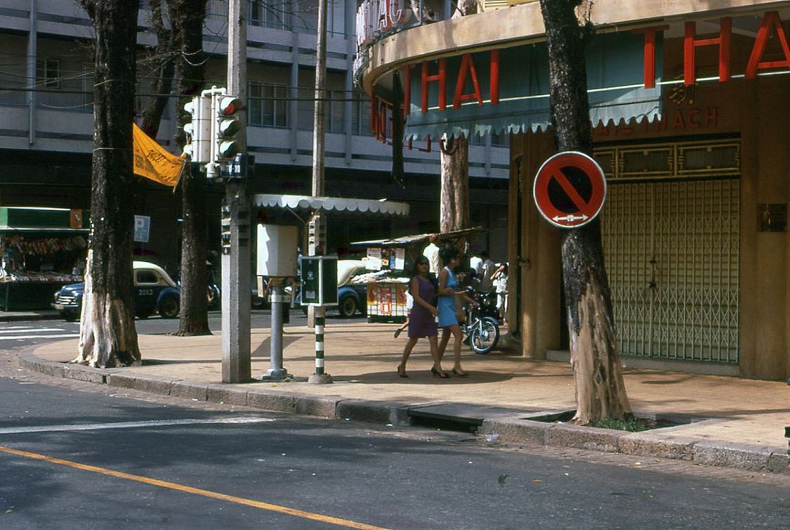 彩色老照片 1969年越南西贡女子 好时髦的发型（组图） - 10