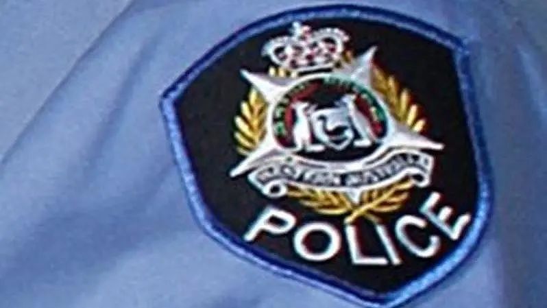 西澳警方怎么了？一周犯案多起，非法入侵公家电脑、性侵儿童、偷窃欺诈......（组图） - 4