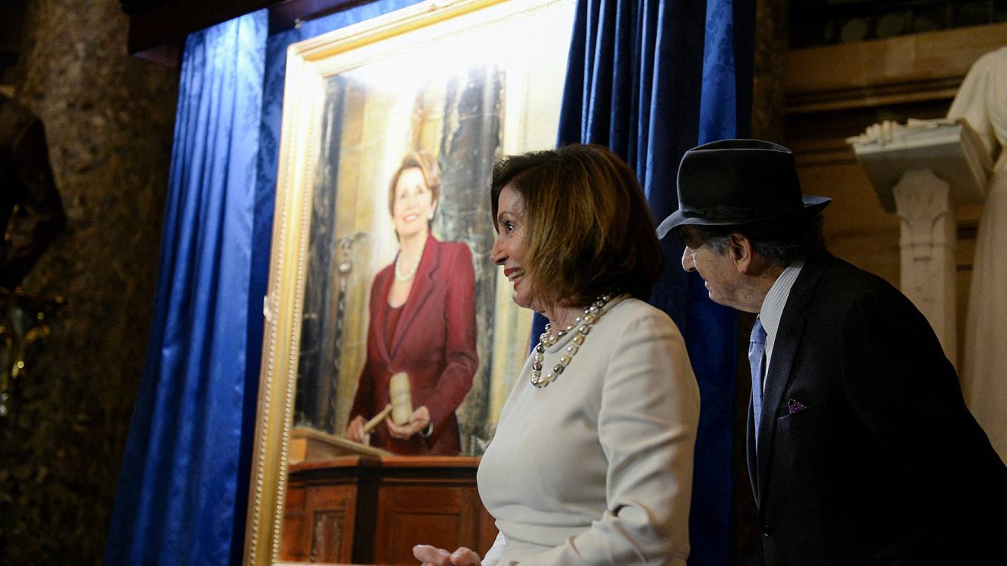 佩洛西即將1月卸任眾議院領袖　紀念肖像畫於國會山莊揭幕