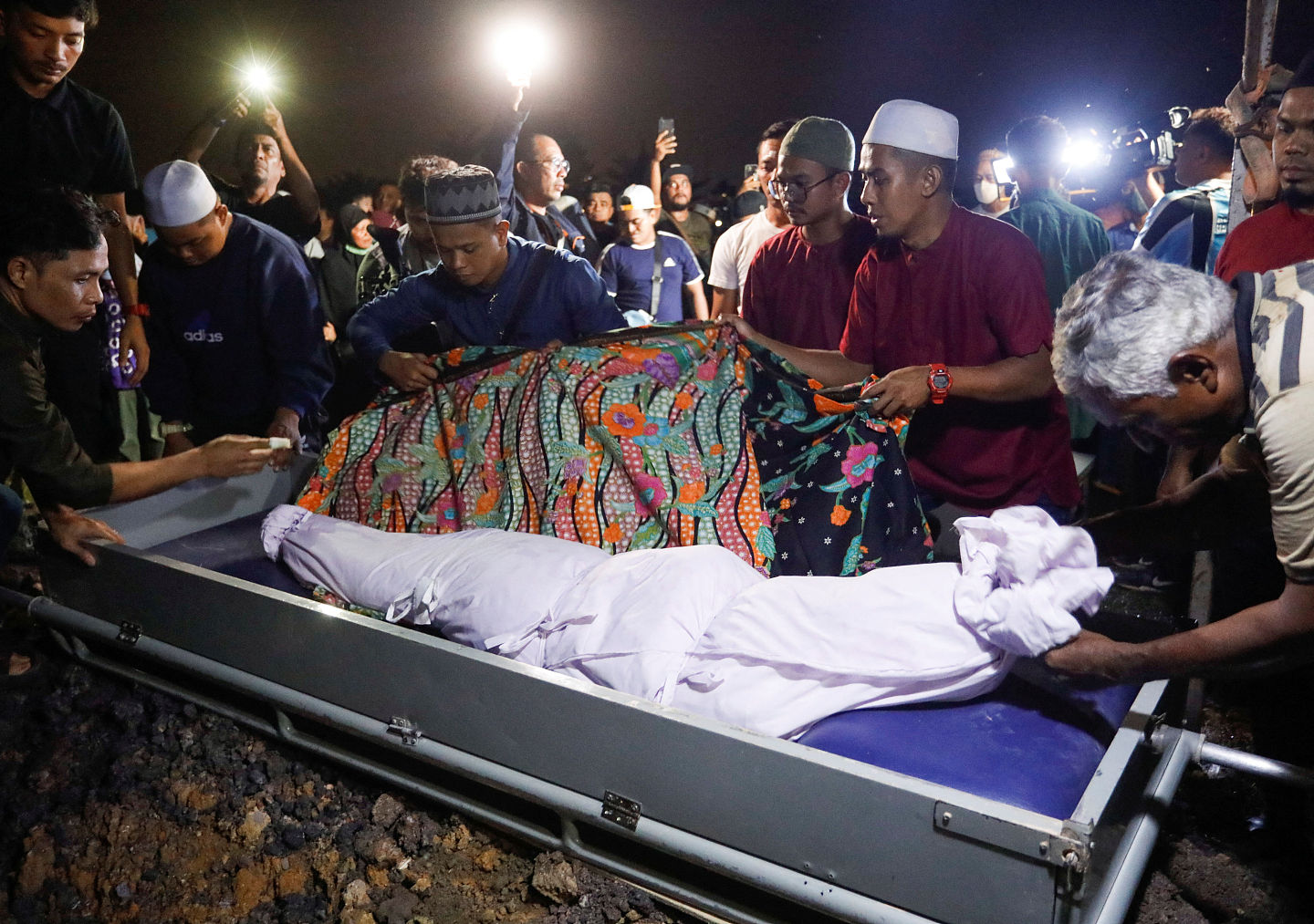 ▲▼馬來西亞露營地山崩，釀24死。（圖／路透）