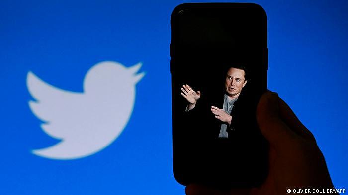 马斯克（Elon Musk）会遵守约定、按照推友们的投票卸任推特CEO吗？