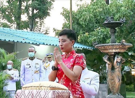 泰国44岁长公主病情持续恶化，国王和王后无法探望，民众纷纷祈福（组图） - 4