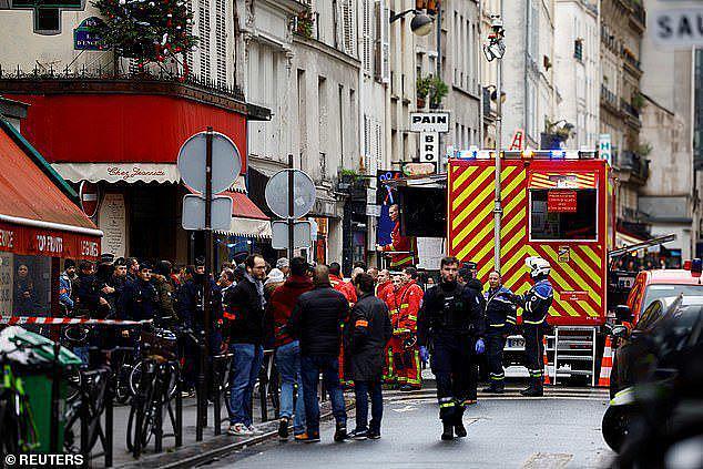 法国69岁老头搅乱巴黎！开枪致仨库尔德人殒命，随后街头火光冲天（组图） - 2
