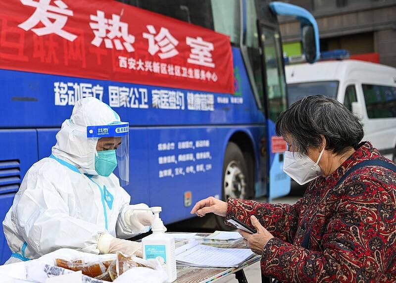 有中国网友披露，中国国家疾控中心副主任冯子健6日在清华大学演讲时，透露中国的疫苗几乎不能预防感染。 （欧新社）