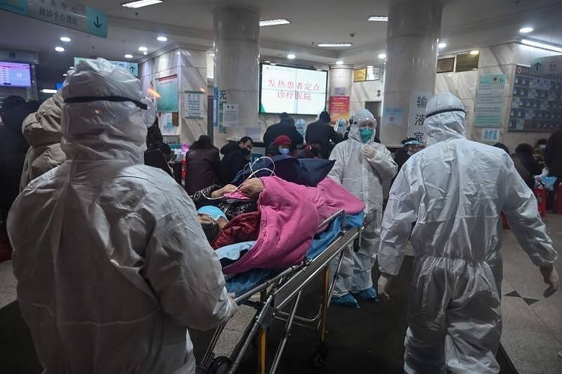随着中国政府大幅放宽防疫管制措施，近期疫情急遽升温，民众怨声载道。 示意图。 （法新社）