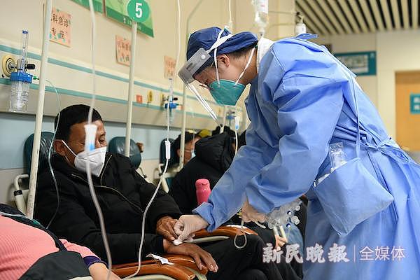 直击医院最前线：急诊病人数还在高位，他们开始考虑应对重症高峰（视频/组图） - 9