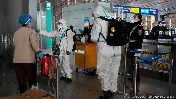 中国预计明年1月8日起“有序恢复出境旅游”，引发多国实施相关对应防疫措施，包括对中国旅客实行强制性落地检。