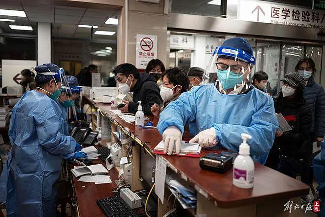 上海“重症高峰已慢慢出现”， 医院呼吁分流就诊让出“生命通道”（组图） - 16