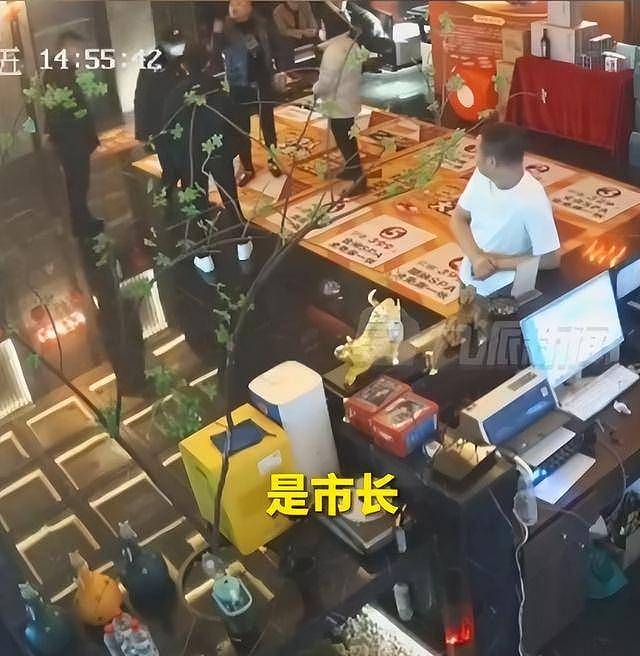 猥亵女技师遭反抗，湖南多名男子围殴店员，还叫嚣“我叔叔是市长”，警方回应 （视频/组图） - 2
