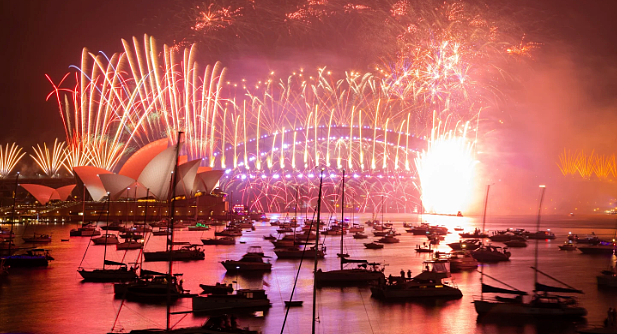百万民众涌入悉尼港狂欢！跨年烟花秀最全攻略快收好，观赏地点、出行指南、封路信息一文汇总（组图） - 2