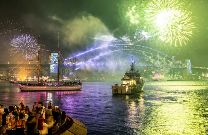悉尼跨年烟花秀闪耀夜空，10万种烟花特效美翻天（组图） - 30