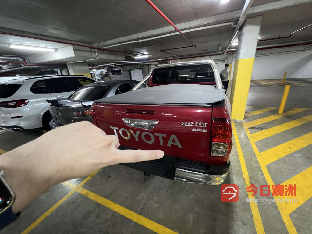 Toyota 2017年红色 hilix 28L 柴油自动低公里无事故
