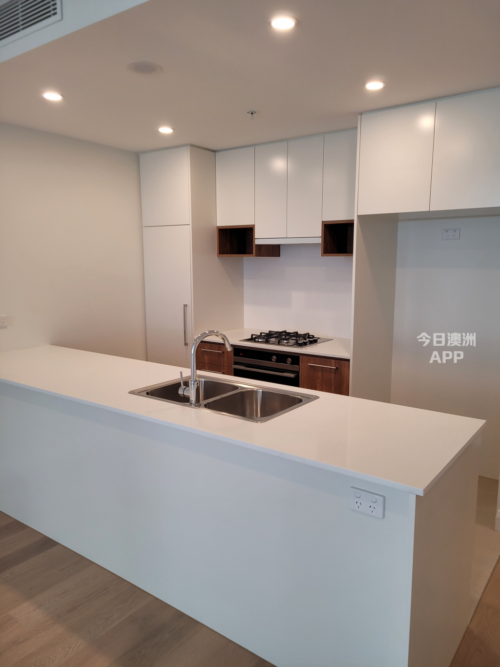 今日悉尼Granville 两房两卫一车站挨着火车站Woolworths 近一 Granville 两房两卫一车站挨着火车站Woolworths 近一