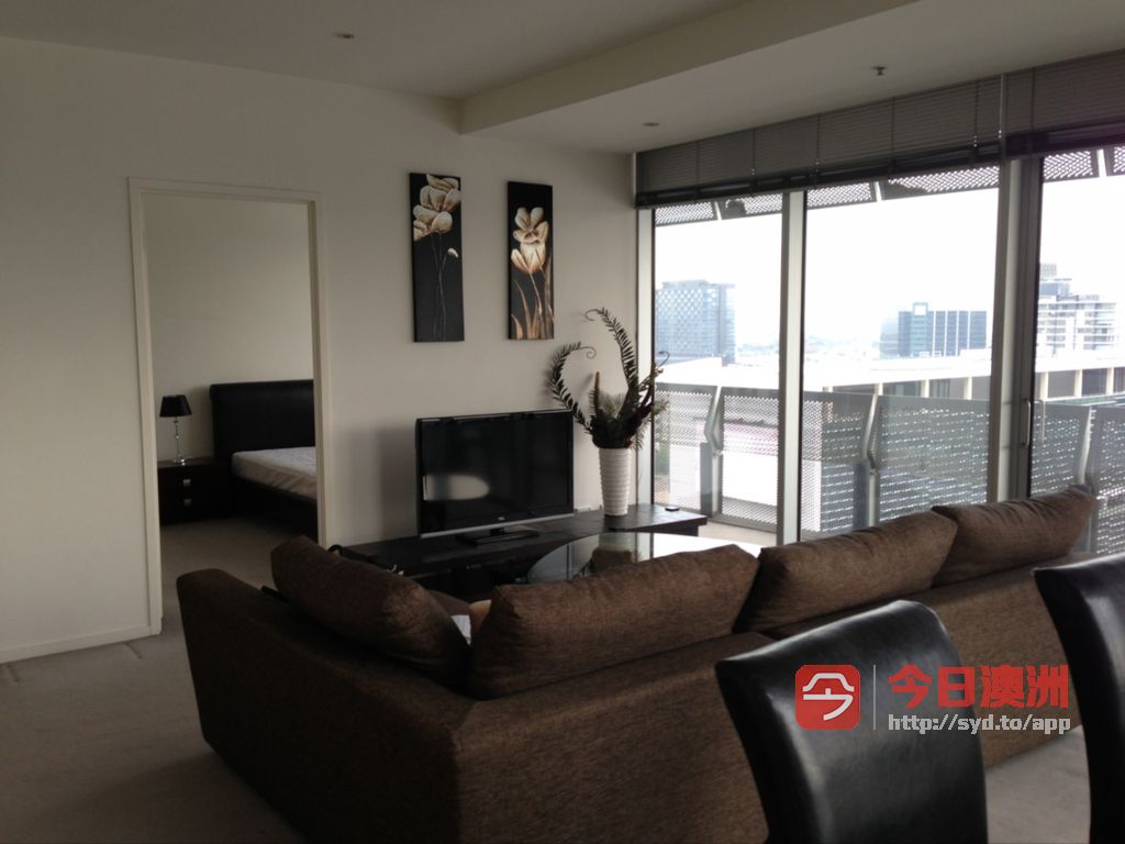 Melbourne City CBD 大型公寓82平2室2卫 都是主卧 可整租 可分租 270度景观  奢华家具 拎包入住