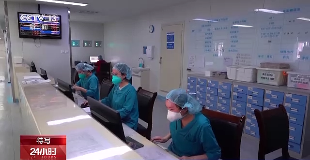 记者蹲点重庆一医院：急诊内科患者数量增长了4到5倍（组图） - 10