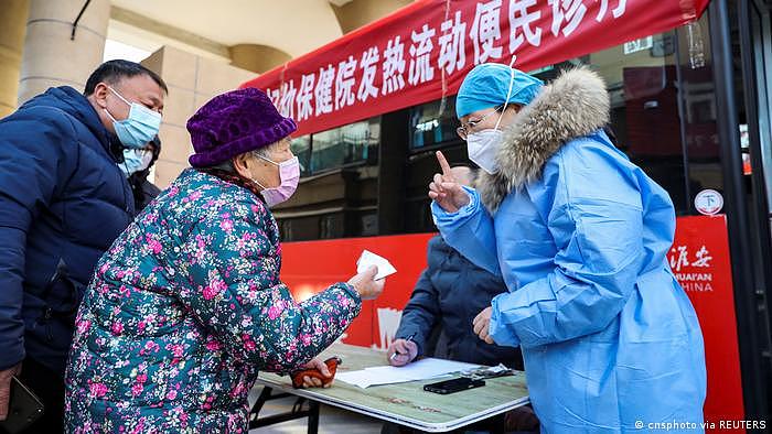 中国官方估计，春节后农村将迎来疫情高峰