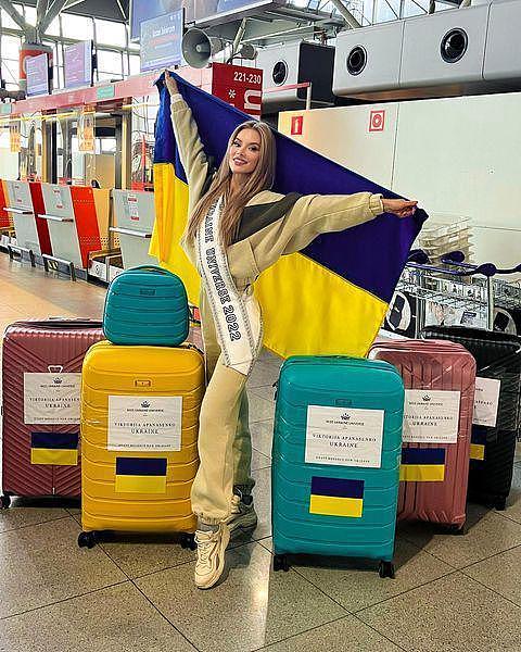 22岁俄罗斯小姐赴美比赛，将头戴仿制的皇后冠冕，对决乌克兰小姐（组图） - 5