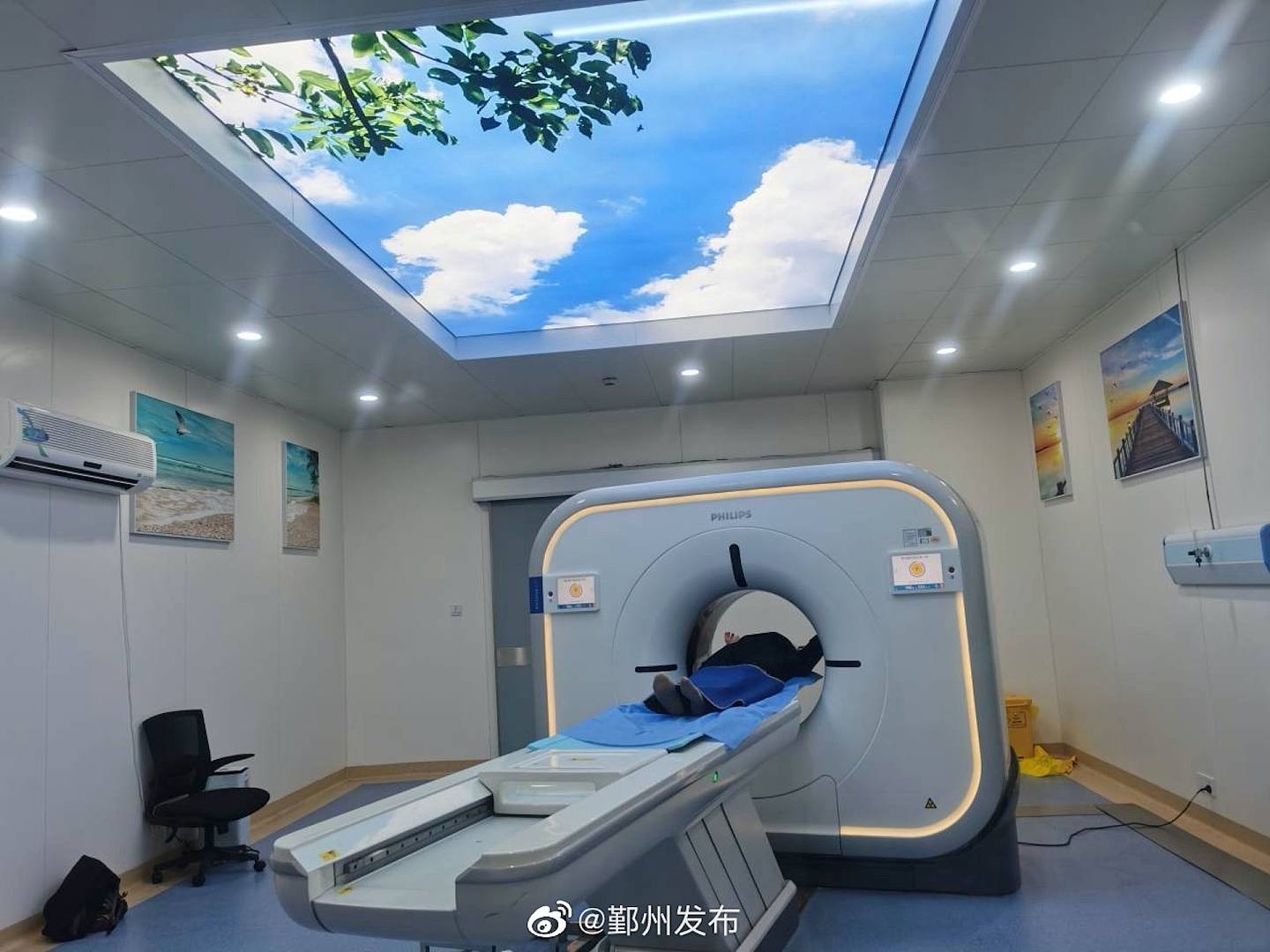 宁波市医疗中心李惠利医院推出「阳康体检套餐」。 图为市民正在医院接受体检。 （微博＠鄞州发布）