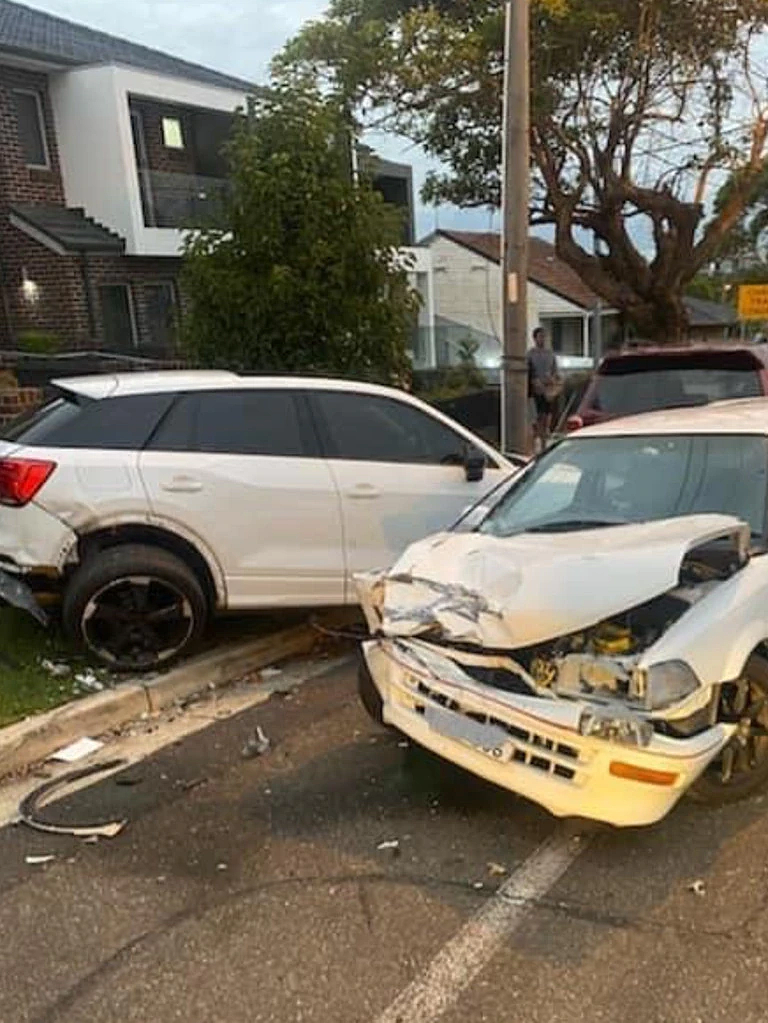悉尼被盗汽车遭警方追捕，途中连撞多车，致1人受伤！车上数人已逃走（组图） - 3