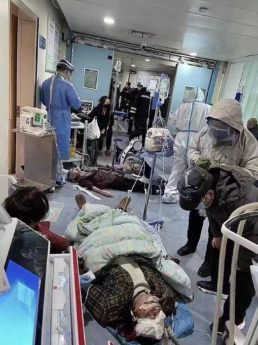中国疫情严峻，不仅火葬场和医院系统纷纷崩溃，各地更是乱象频传。 图：翻摄自@lsc2020316 Twitter