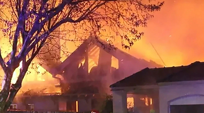 澳华人$2400万豪宅遭焚毁，地产商被指故意纵火，已提出无罪抗辩（组图） - 4