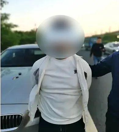 嫌疑人抱骨灰盒在高速上碰瓷！广东“索马里高速”火了，警方已抓获61人（视频/组图） - 6