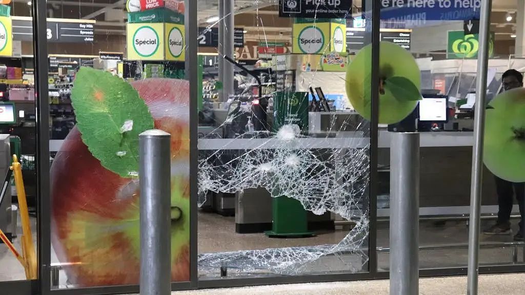 Cannington一亚洲杂货店和超市遭洗劫，警方呼吁公众提供线索（图片） - 2