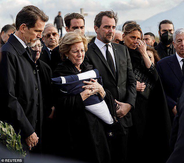 威廉凯特“爽约”希腊国王葬礼，引发猜测；72岁安妮公主神情哀伤（组图） - 2