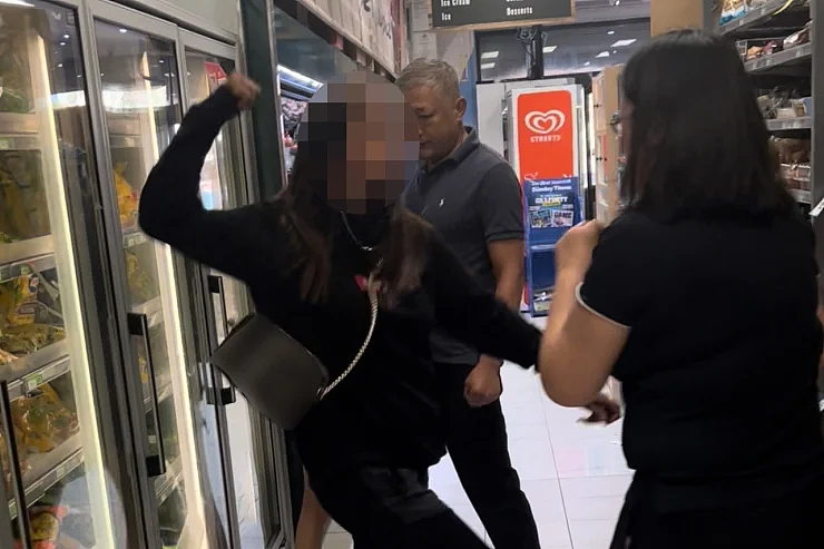 “抓包”少女行窃，珀斯华人店主被喷胡椒喷雾！警方：“别冒险抓贼”（视频/组图） - 2