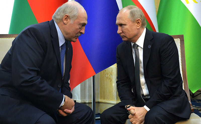 白俄罗斯总统卢卡申科（Alexander Lukashenko，左）与俄罗斯总统普丁（Vladimir Putin）。 图：翻摄自克里姆林宫官网（资料照）