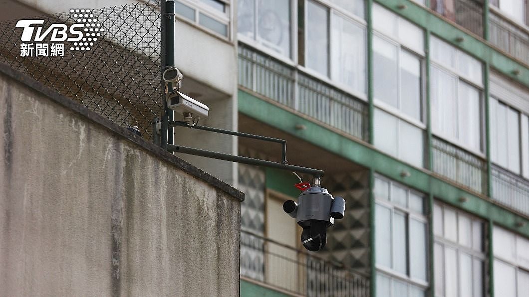 中国驻里斯本使馆周边装设监控摄影机。 （图／达志影像路透社） 陆使馆架设监视器遭居民控侵犯隐私葡萄牙当局调查