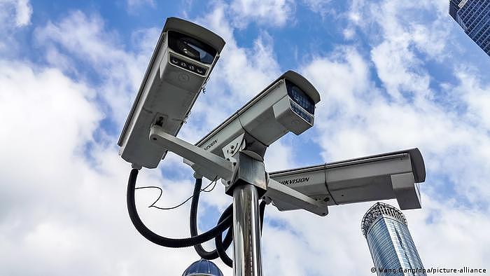 中国大使馆于2个月前安装了3台360度全景监控摄像机，遭附近居民投诉侵犯隐私。（资料照）