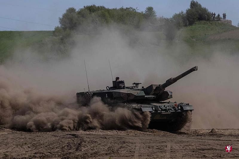 乌克兰一再请求欧美盟友提供迫切需要的德制豹式坦克，这款坦克被视为全球顶尖的主战坦克之一。（法新社）