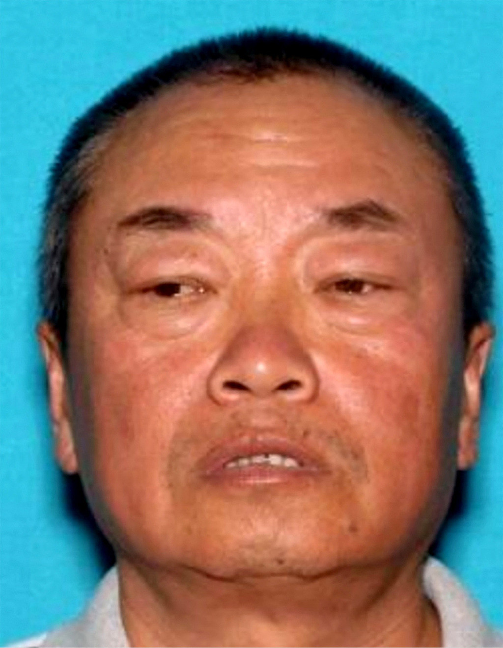 66岁华人凶嫌赵春利（Zhao Chunli，音译）23日前往加州2处农场开枪，造成7死1伤，他随后被捕。 （图／路透社、圣马提欧郡警长办公室提供）